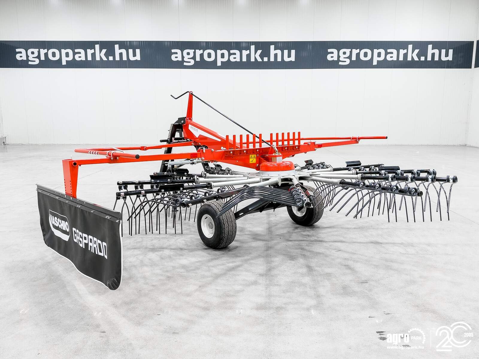 Schwader от тип Maschio Ponente 420 4.15 m single-arm rake, 1.6 m swath width, working height adjustable from the cab, Gebrauchtmaschine в Csengele (Снимка 4)