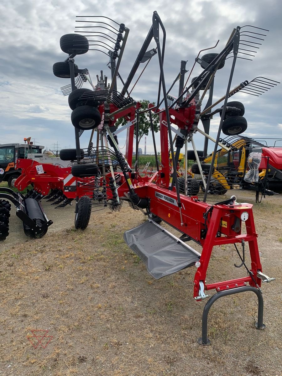 Schwader del tipo Massey Ferguson Massey Ferguson RK802TRC-PRO, Neumaschine In Schwechat (Immagine 1)