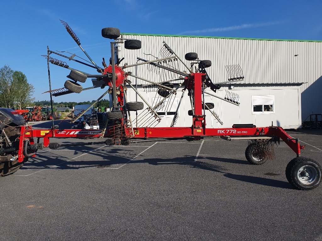 Schwader του τύπου Massey Ferguson RK 772, Gebrauchtmaschine σε Calmont (Φωτογραφία 4)