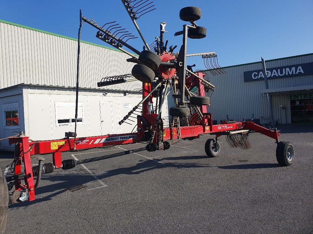 Schwader του τύπου Massey Ferguson RK 772, Gebrauchtmaschine σε Calmont (Φωτογραφία 5)