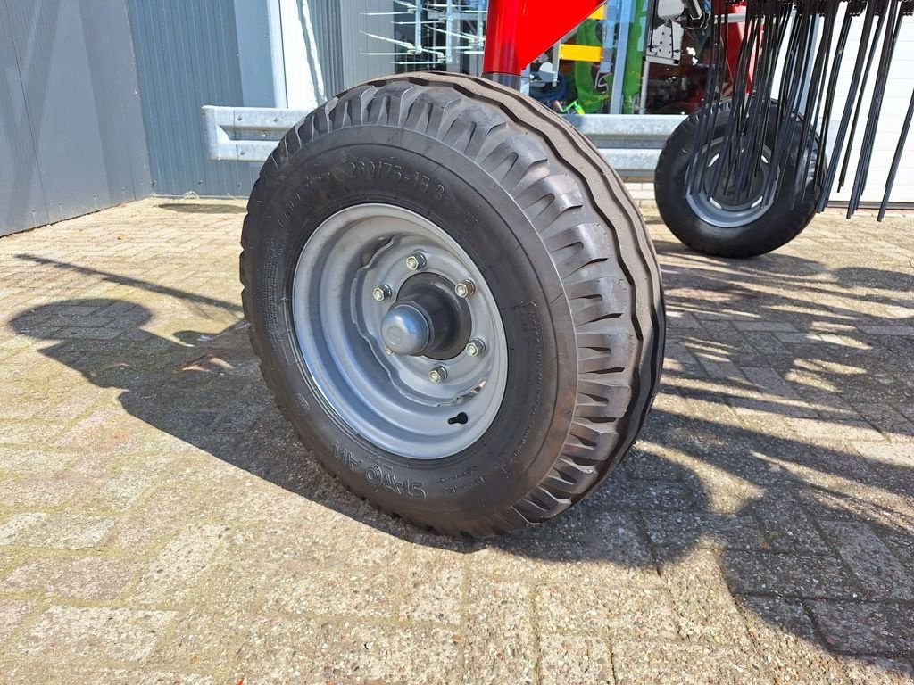 Schwader του τύπου Massey Ferguson RK 802 TRC, Neumaschine σε MARIENHEEM (Φωτογραφία 4)