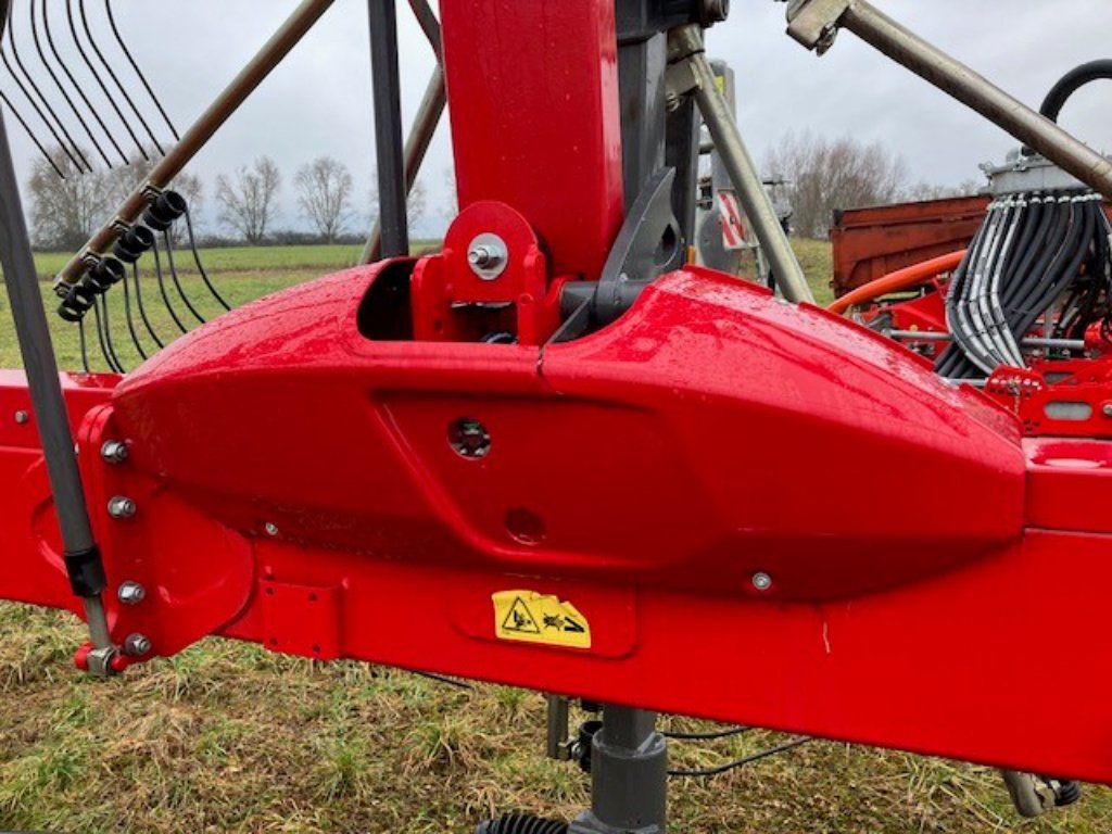 Schwader des Typs Massey Ferguson RK 842 SD-TRC, Gebrauchtmaschine in PUSEY (Bild 7)