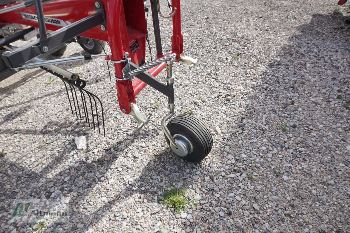 Schwader des Typs Massey Ferguson RK421DN, Neumaschine in Lanzenkirchen (Bild 6)