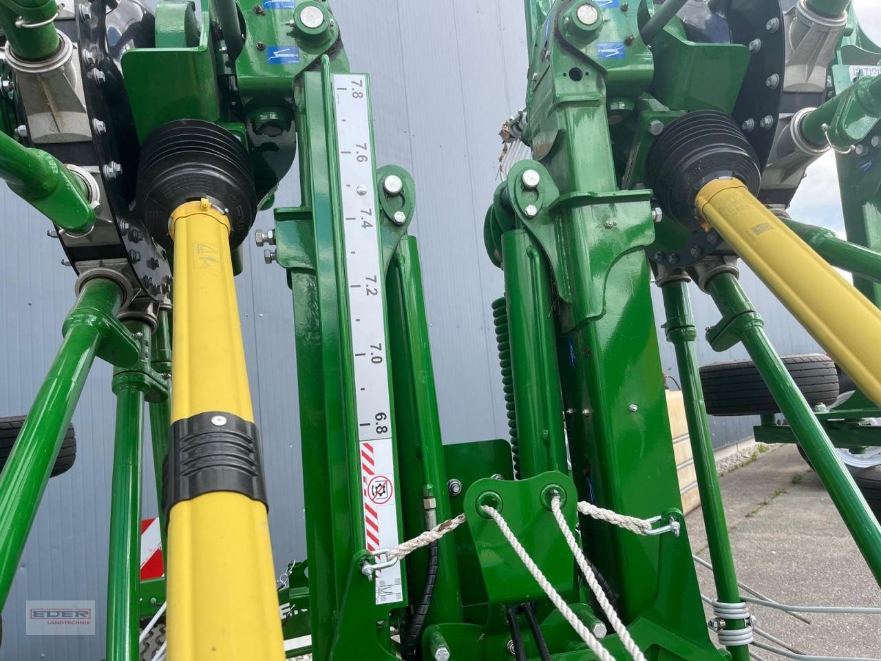 Schwader του τύπου McHale Mittelschwader R68-78, Vorführmaschine σε Tuntenhausen (Φωτογραφία 10)