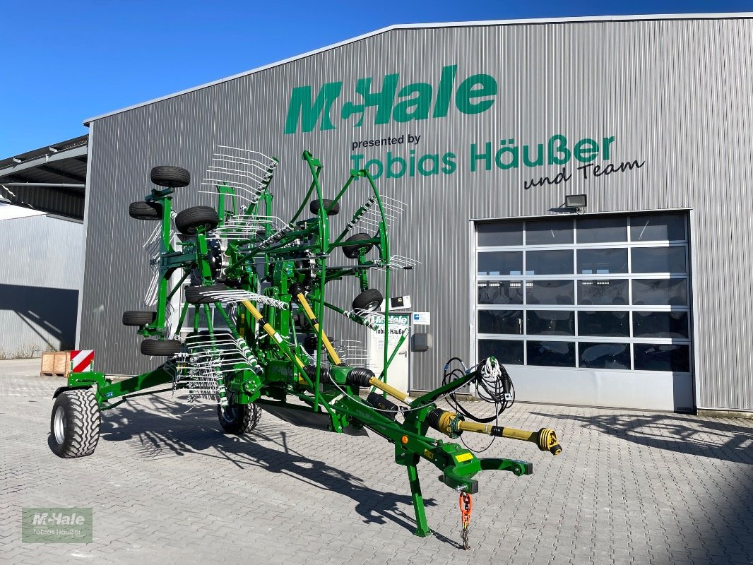 Schwader des Typs McHale R6878, Neumaschine in Borgholzhausen (Bild 1)