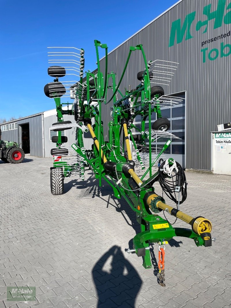 Schwader des Typs McHale R6878, Neumaschine in Borgholzhausen (Bild 4)