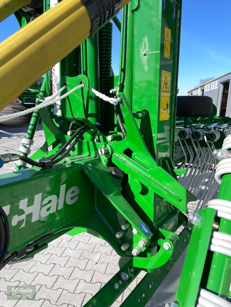 Schwader des Typs McHale R6878, Neumaschine in Borgholzhausen (Bild 14)