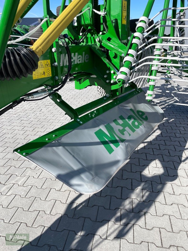 Schwader des Typs McHale R6878, Neumaschine in Borgholzhausen (Bild 15)