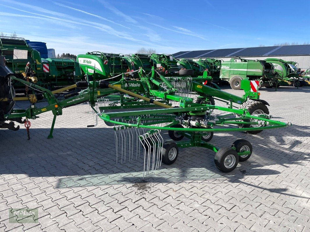 Schwader des Typs McHale R6878, Neumaschine in Borgholzhausen (Bild 21)