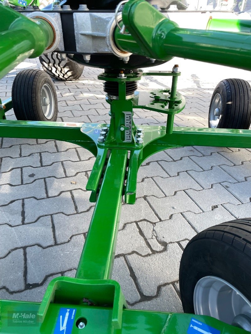 Schwader des Typs McHale R6878, Neumaschine in Borgholzhausen (Bild 23)