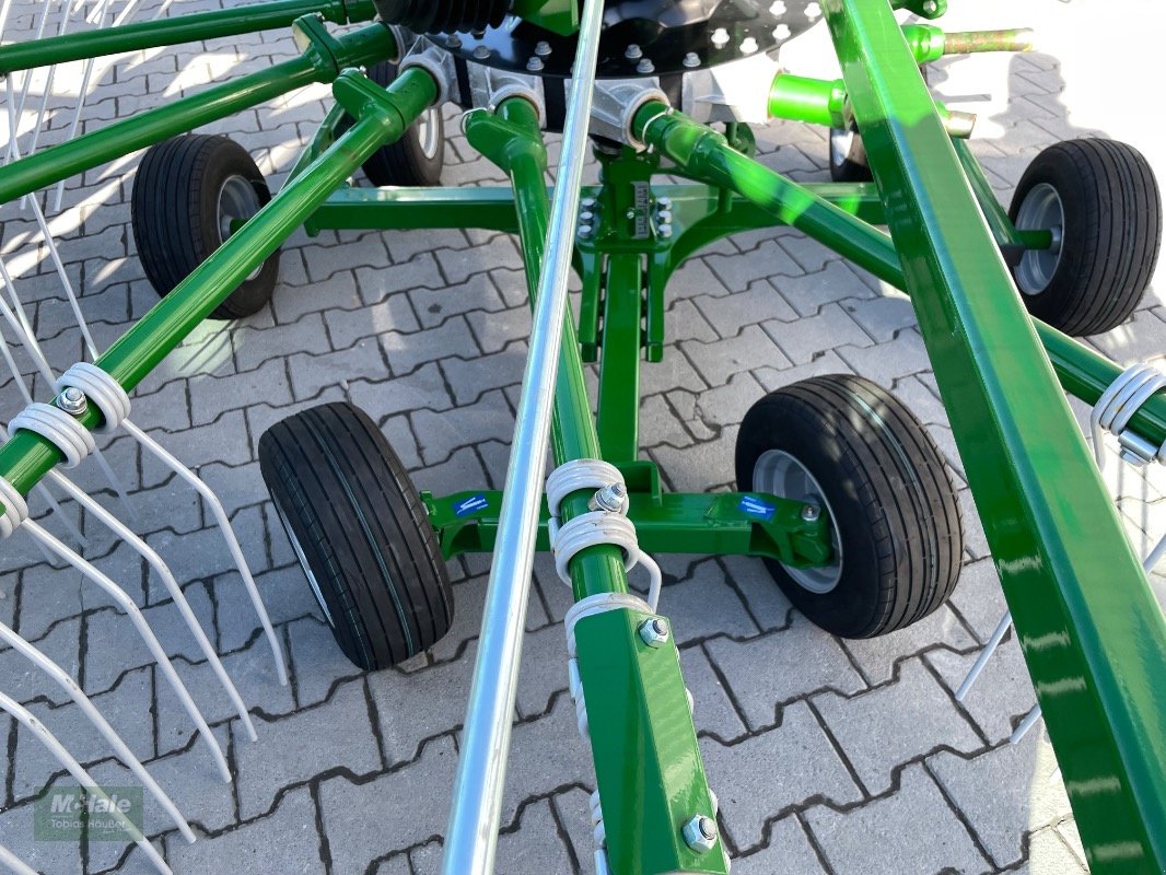 Schwader des Typs McHale R6878, Neumaschine in Borgholzhausen (Bild 24)