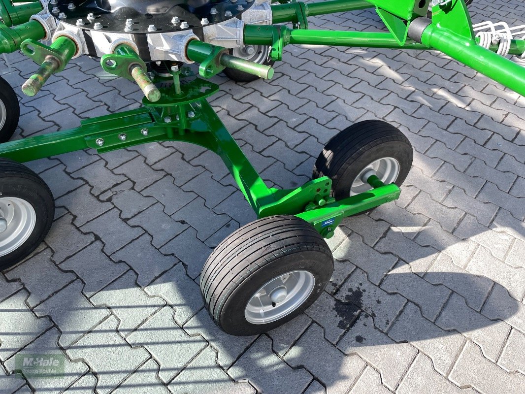 Schwader des Typs McHale R6878, Neumaschine in Borgholzhausen (Bild 25)