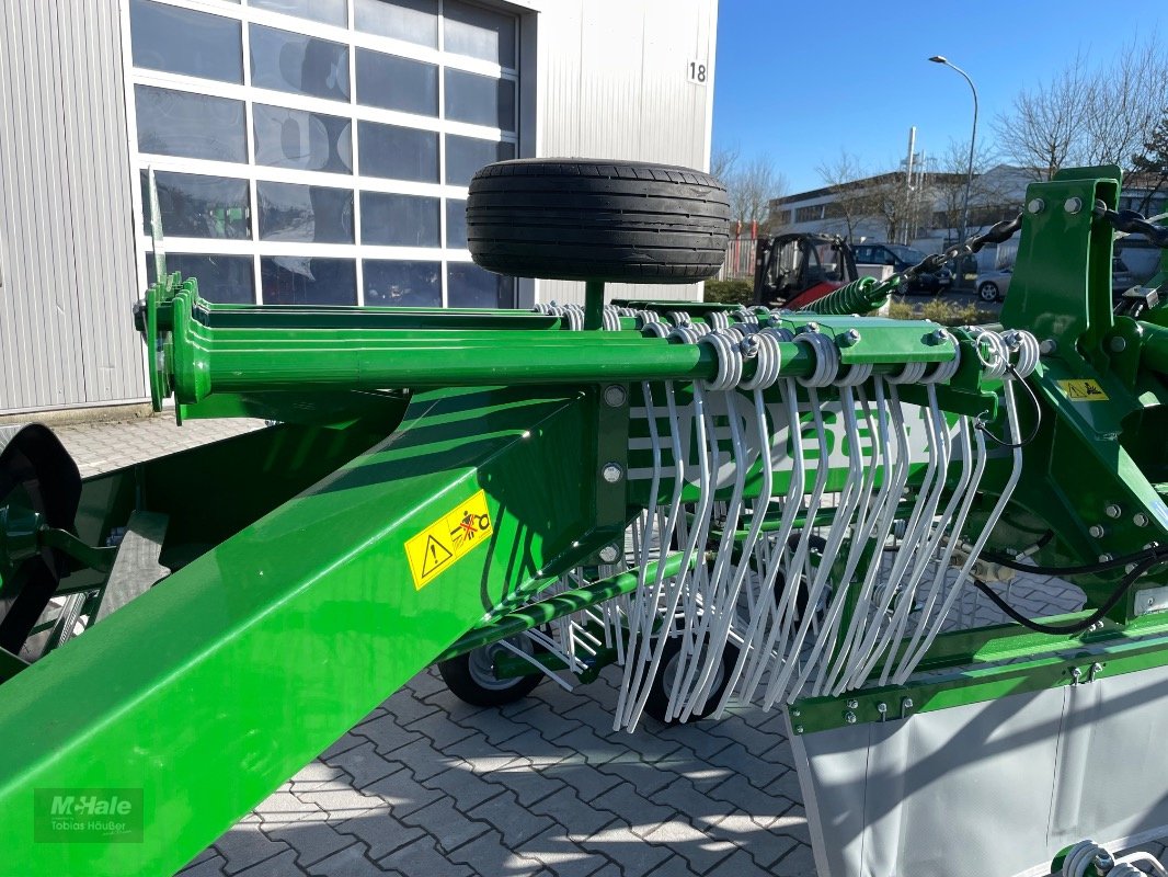 Schwader des Typs McHale R6878, Neumaschine in Borgholzhausen (Bild 29)