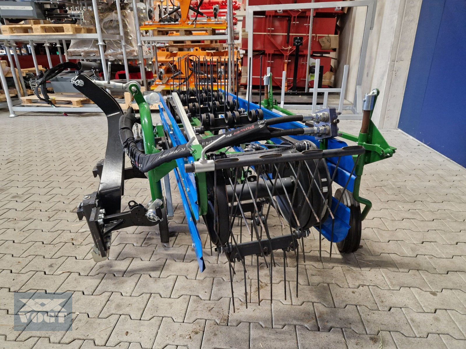 Schwader tipa MDB BR180 Bandrechen für Mähraupe /Mulchraupe /Funkraupe-Vorführgerät., Gebrauchtmaschine u Schmallenberg (Slika 9)