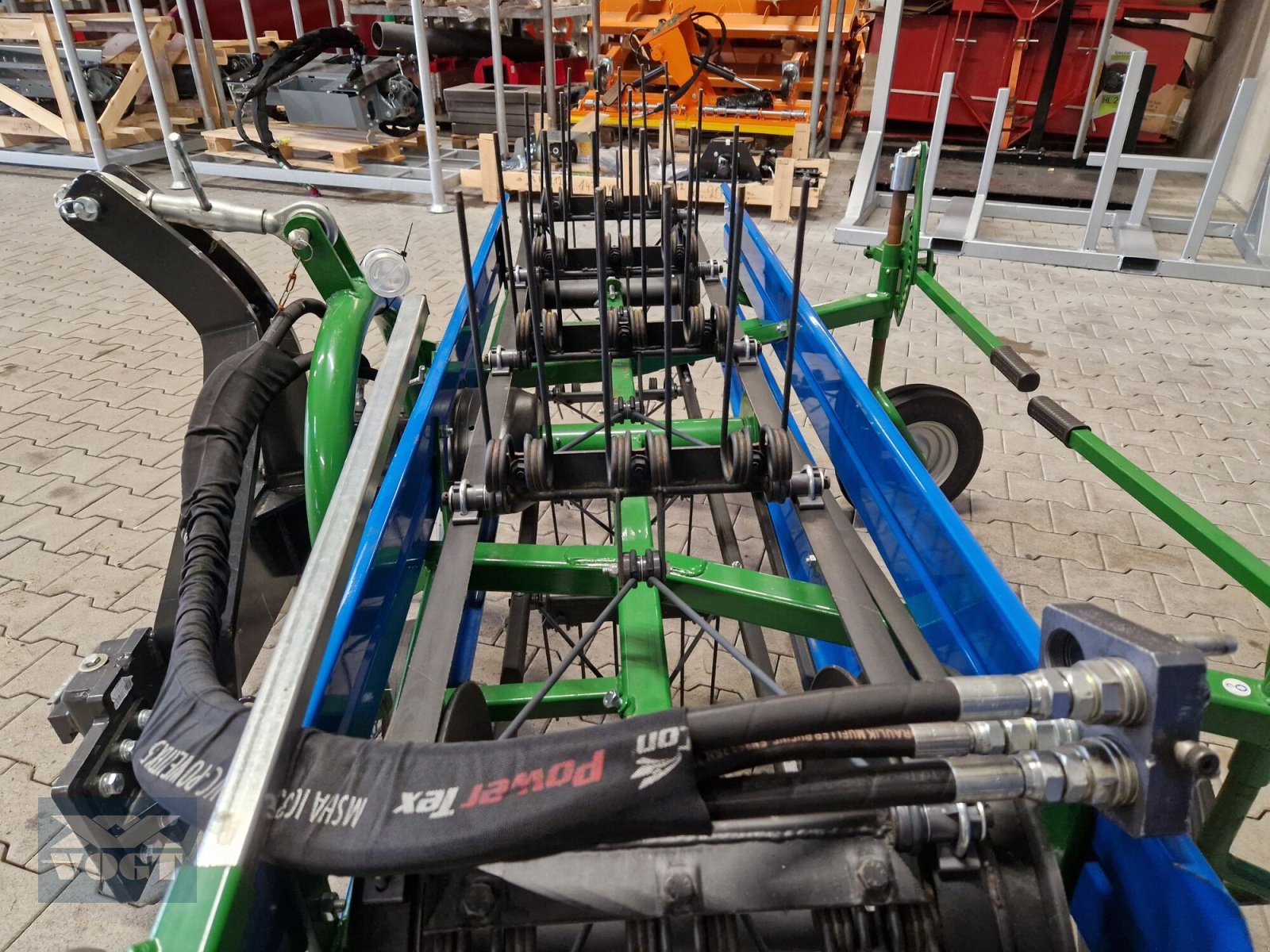 Schwader tipa MDB BR180 Bandrechen für Mähraupe /Mulchraupe /Funkraupe-Vorführgerät., Gebrauchtmaschine u Schmallenberg (Slika 12)