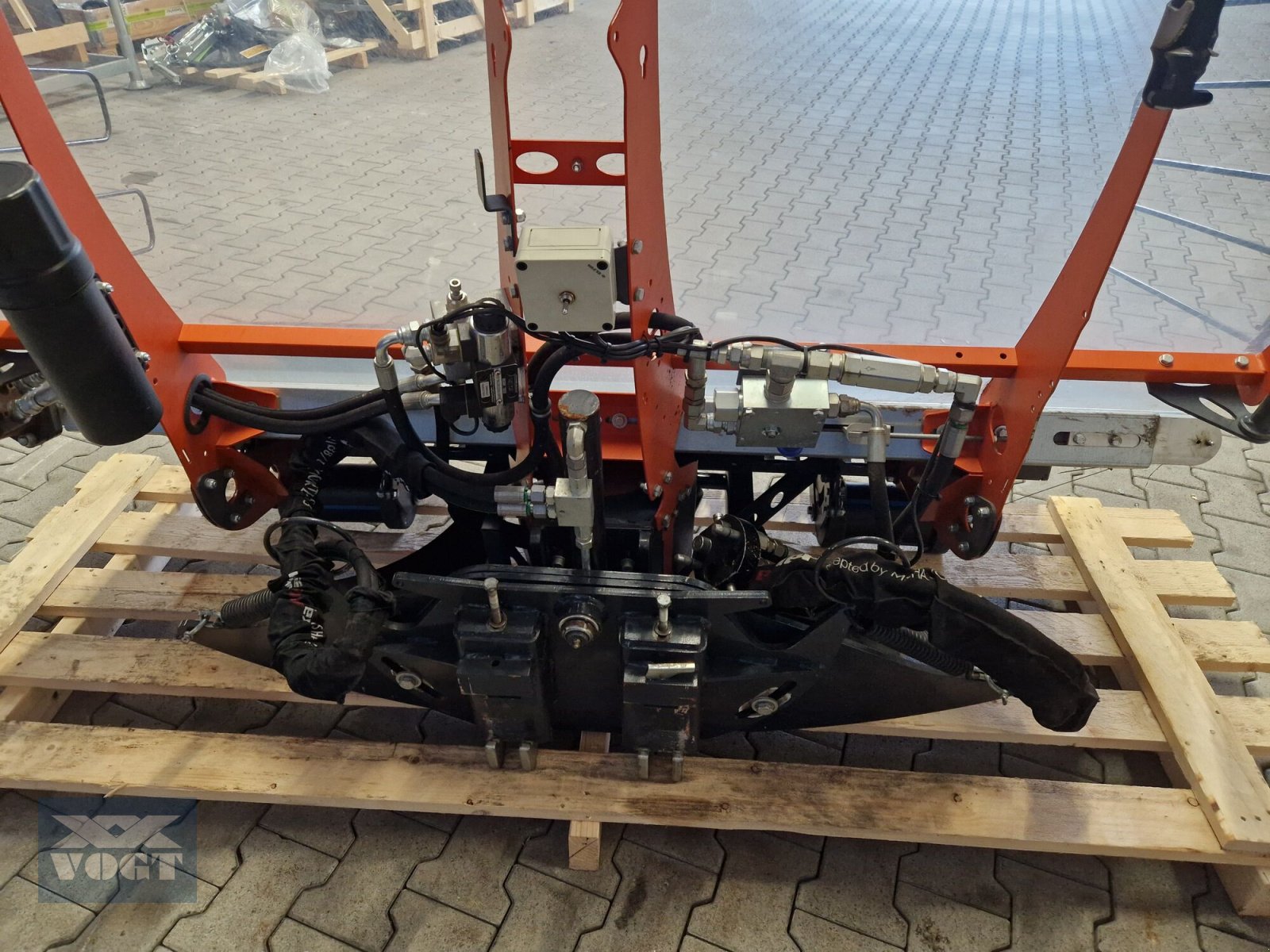 Schwader Türe ait MDB SM 175 Pick-Up-Schwader für Mähraupe /Funkraupe-Vorführgerät-, Gebrauchtmaschine içinde Schmallenberg (resim 5)