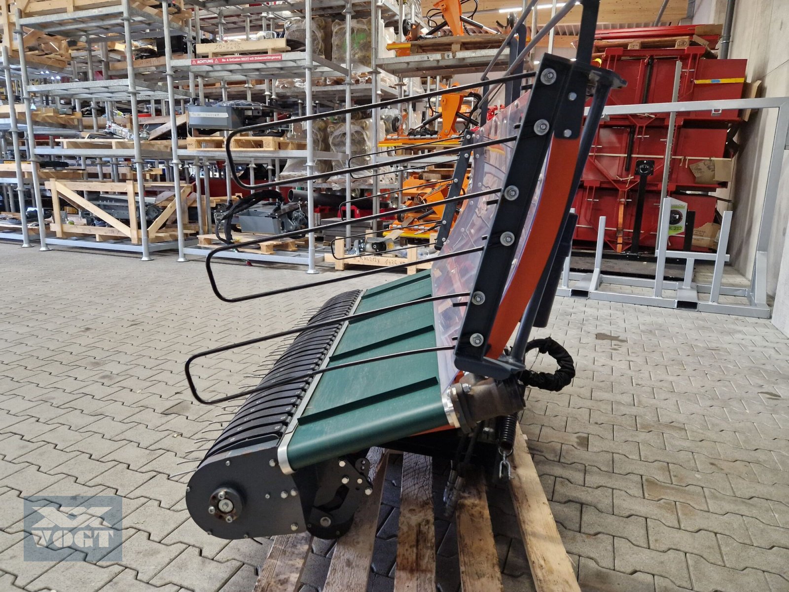 Schwader Türe ait MDB SM 175 Pick-Up-Schwader für Mähraupe /Funkraupe-Vorführgerät-, Gebrauchtmaschine içinde Schmallenberg (resim 10)