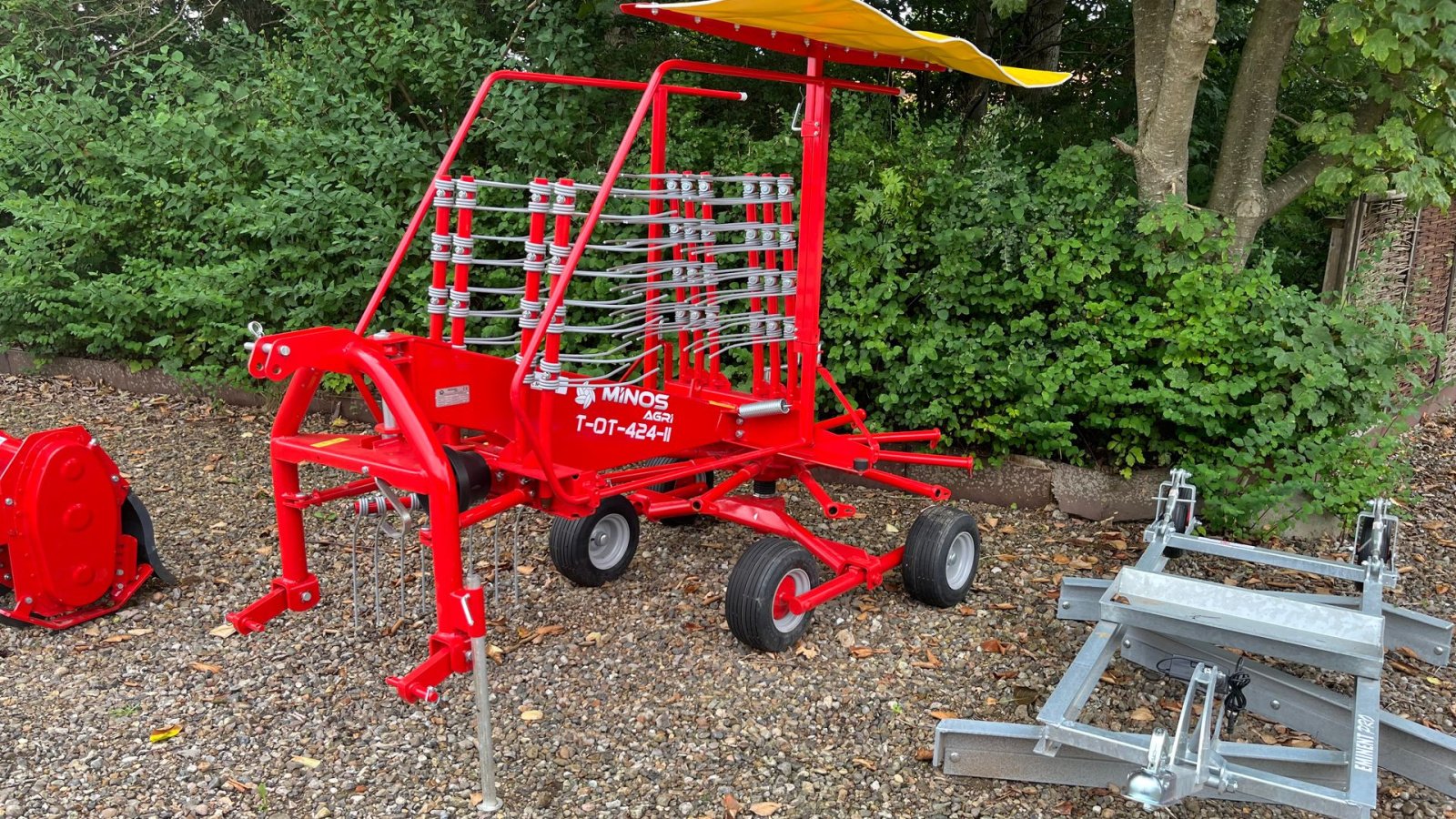 Schwader des Typs Minos Agri T-424, Gebrauchtmaschine in Skive (Bild 1)