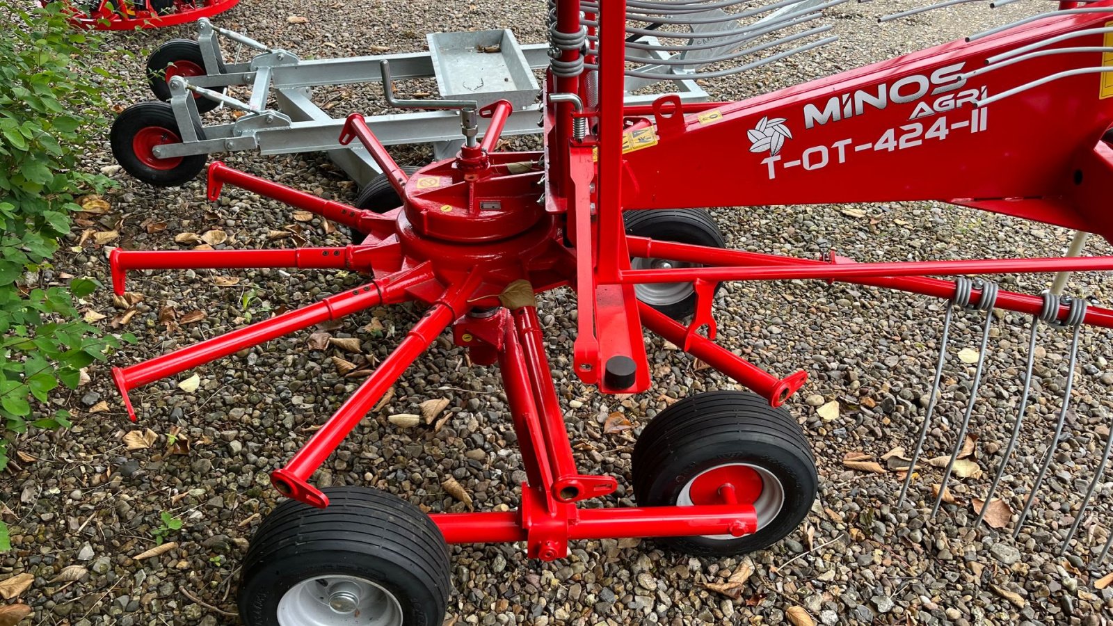 Schwader des Typs Minos Agri T-424, Gebrauchtmaschine in Skive (Bild 2)