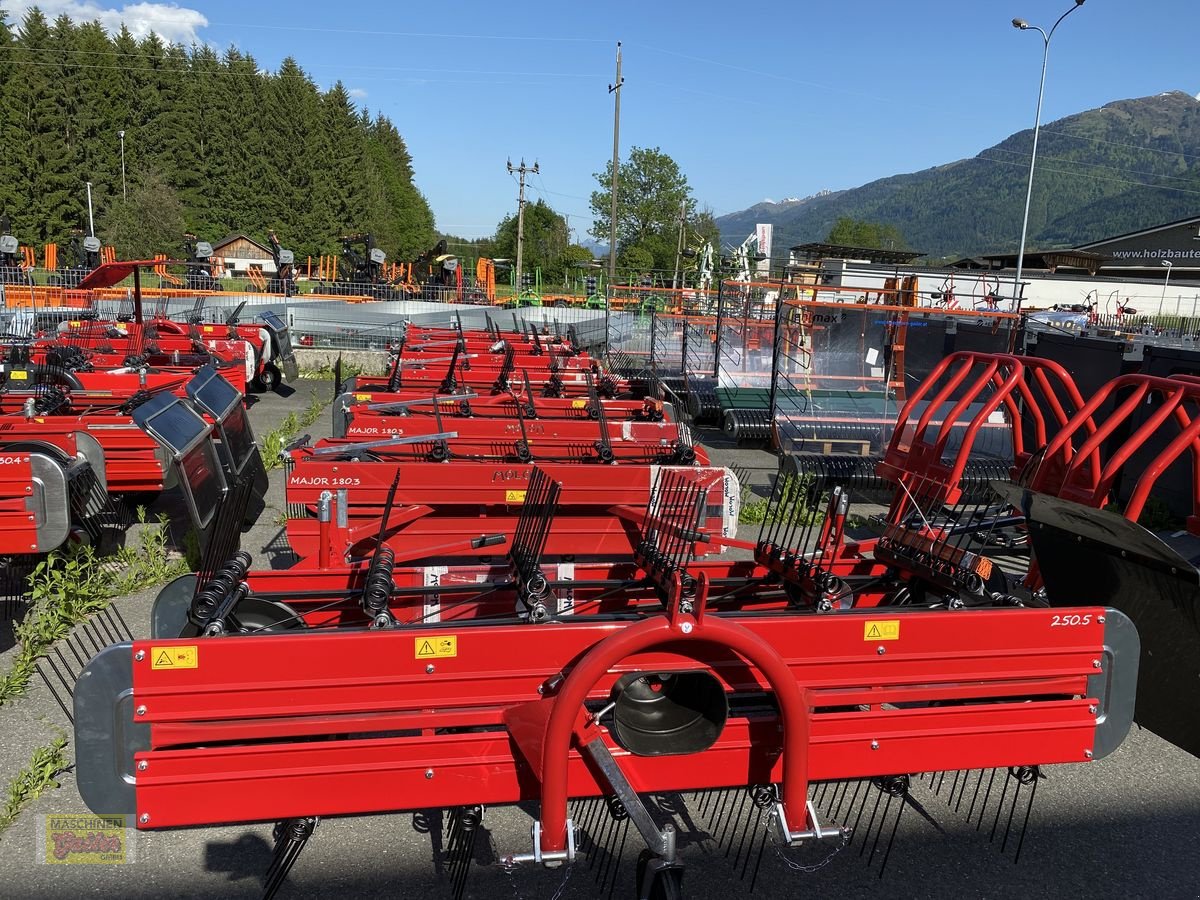 Schwader des Typs Molon 250/5, Neumaschine in Kötschach (Bild 9)