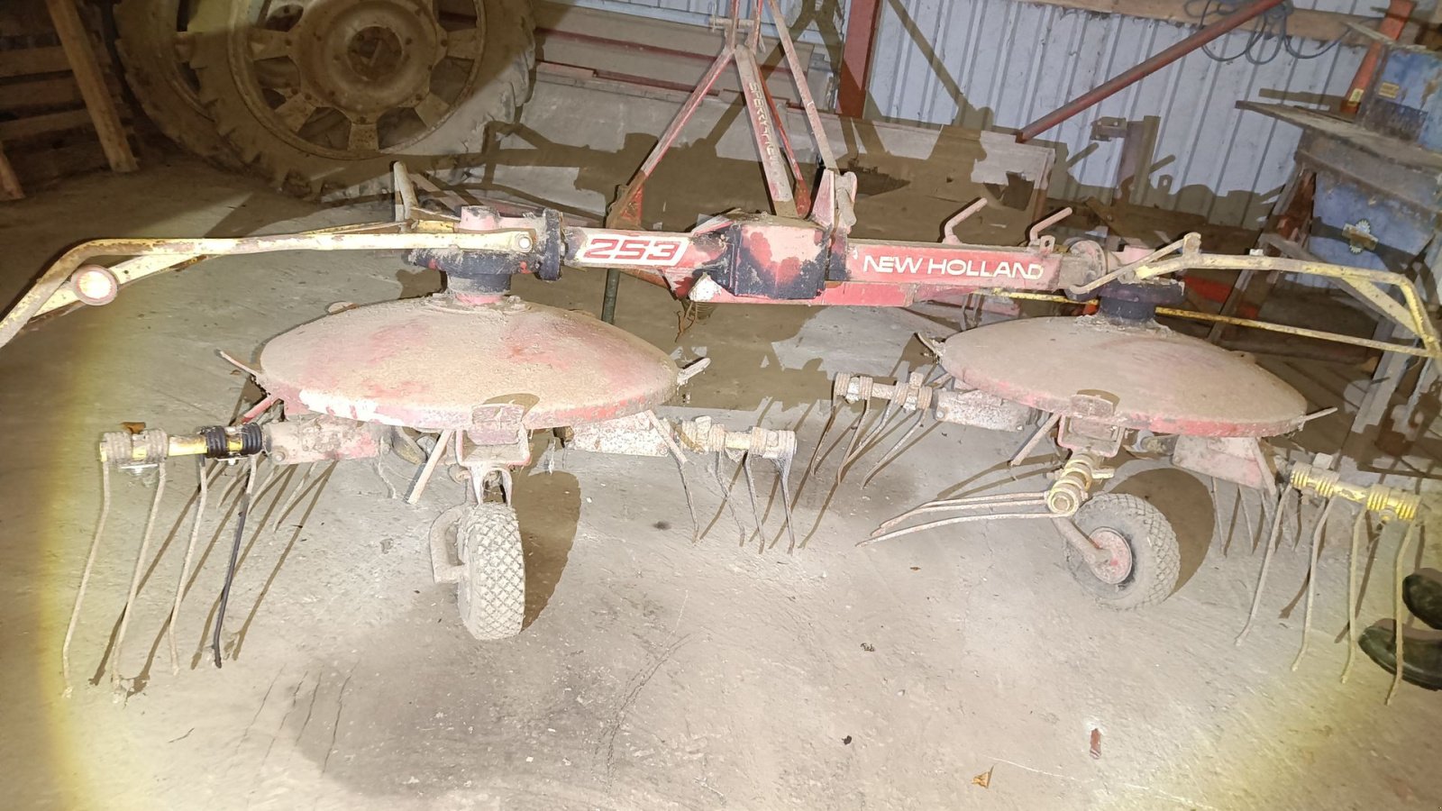 Schwader типа New Holland 253 kombirive, Gebrauchtmaschine в Egtved (Фотография 1)