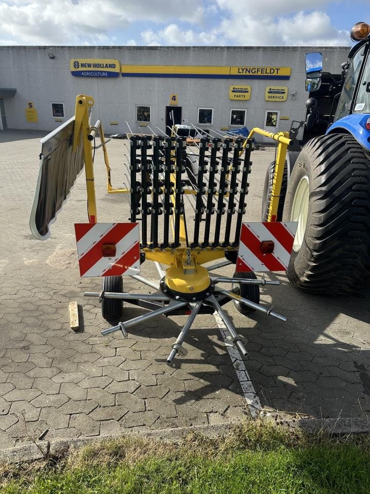 Schwader типа New Holland PROROTOR 360, Gebrauchtmaschine в Hadsten (Фотография 2)