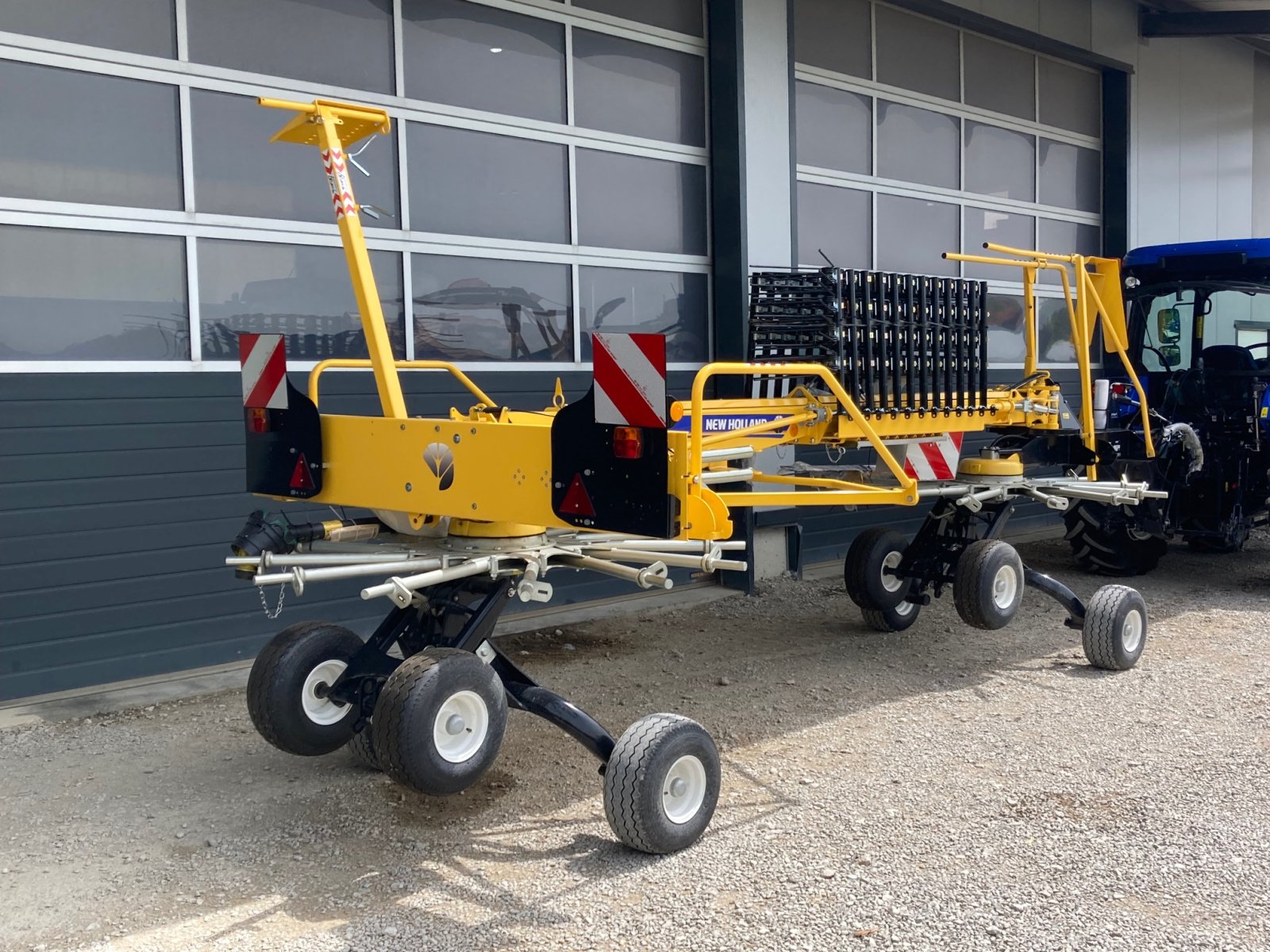 Schwader des Typs New Holland Prorotor L640T Auto-Steer, Neumaschine in Mittelrüsselbach (Bild 3)