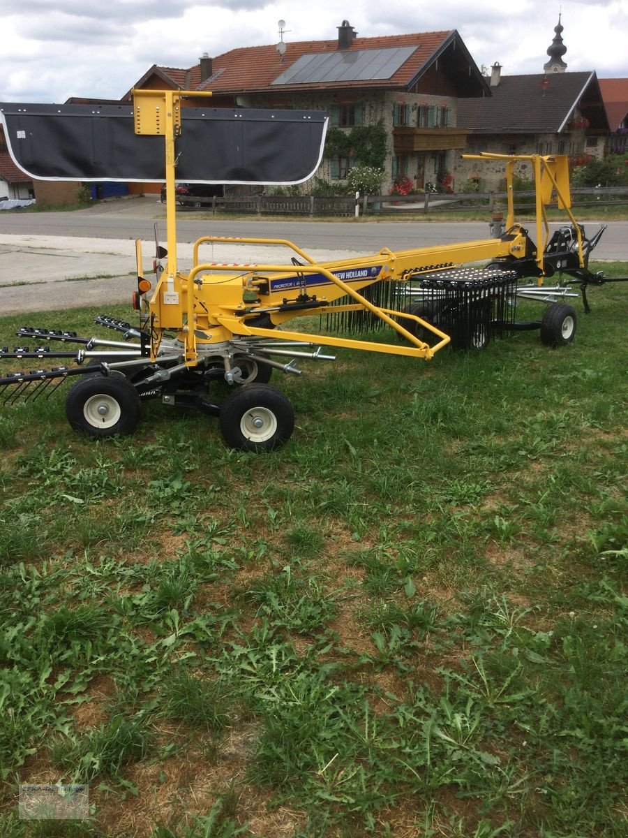 Schwader des Typs New Holland Prorotor L640T Auto Steer, Neumaschine in Obing (Bild 5)