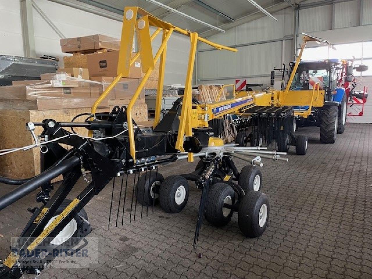 Schwader tipa New Holland ProRotor L640T, Neumaschine u Freiburg (Slika 1)