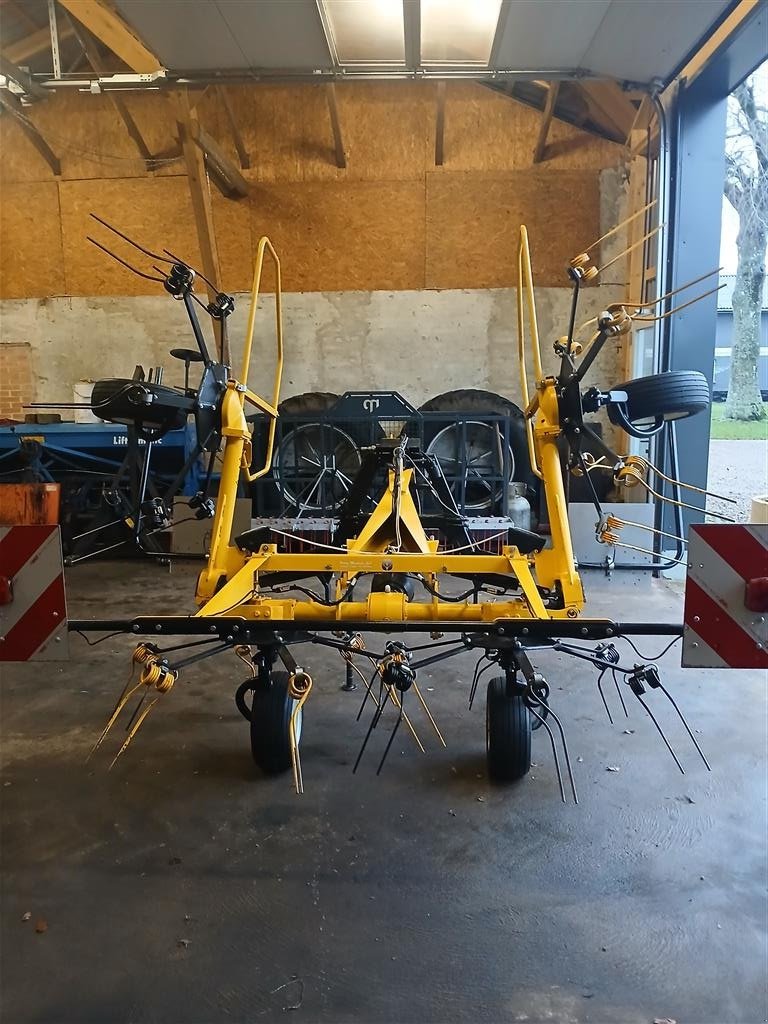 Schwader des Typs New Holland Proted 450 splitter. som ny!, Gebrauchtmaschine in Rødekro (Bild 2)