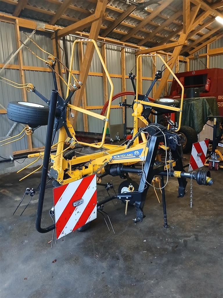 Schwader des Typs New Holland Proted 450 splitter. som ny!, Gebrauchtmaschine in Rødekro (Bild 1)