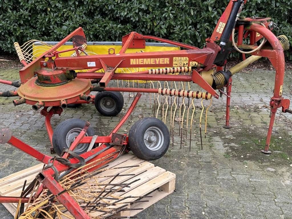 Schwader van het type Niemeyer 470 hark, Gebrauchtmaschine in Luttenberg (Foto 1)