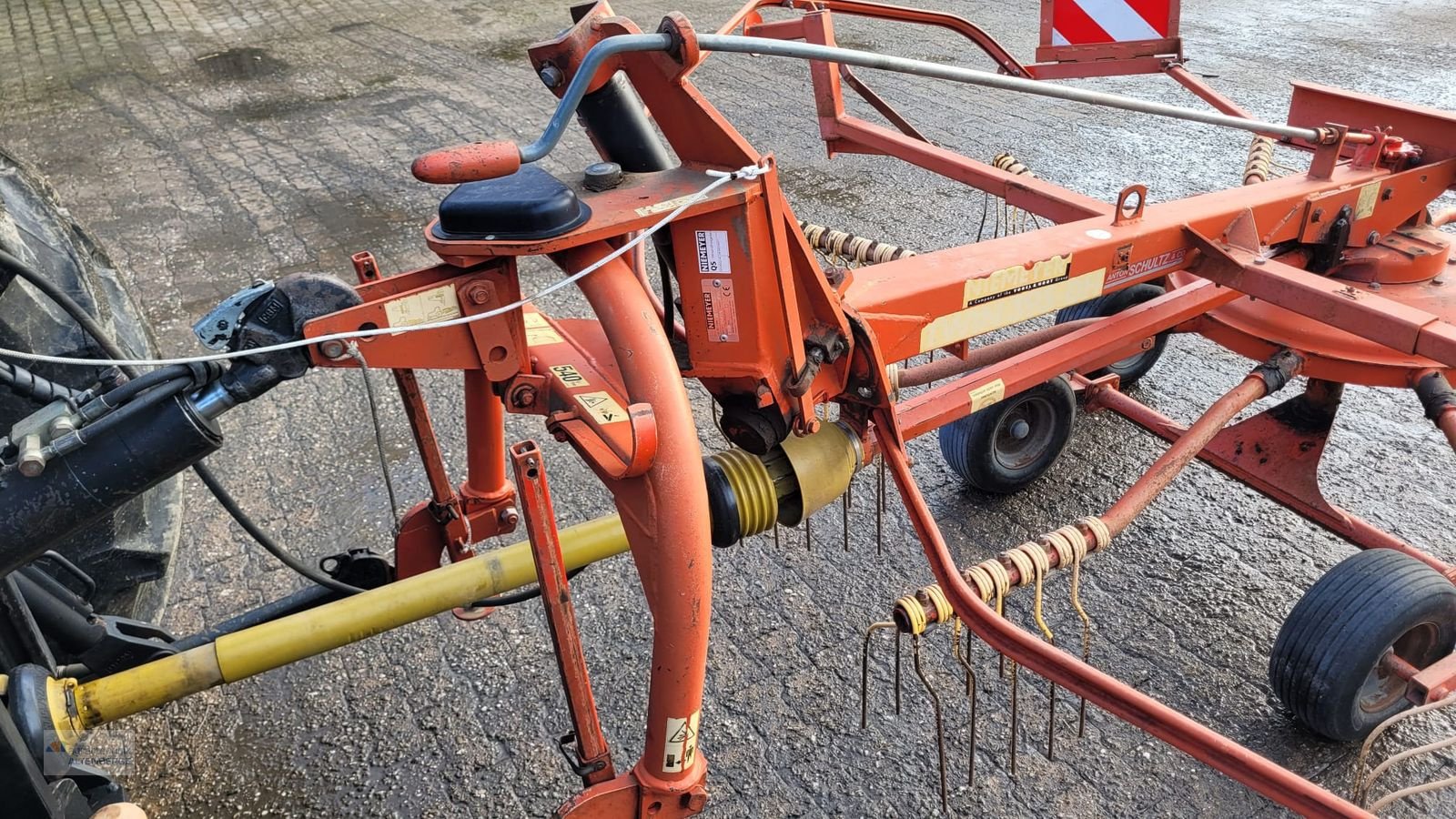 Schwader typu Niemeyer Twin 395-DH, Gebrauchtmaschine w Altenberge (Zdjęcie 4)