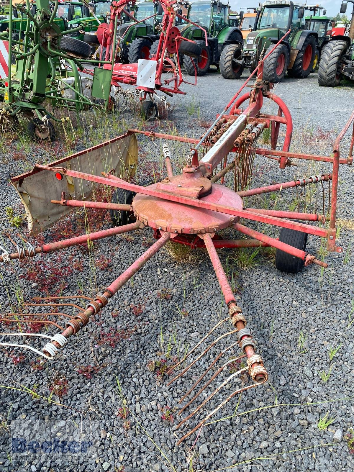 Schwader des Typs Pöttinger 382 HNS, Gebrauchtmaschine in Weimar-Niederwalgern (Bild 1)