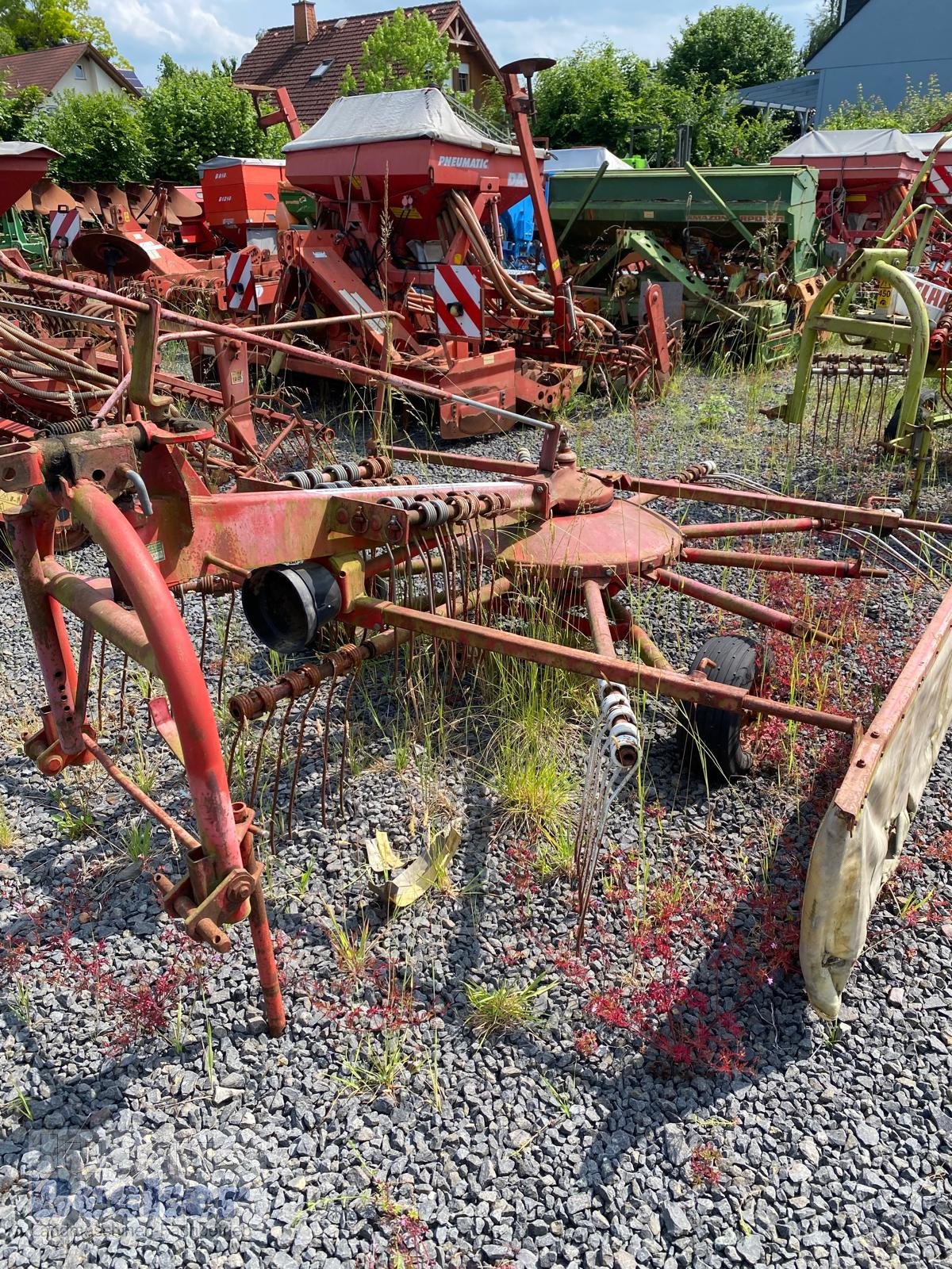 Schwader des Typs Pöttinger 382 HNS, Gebrauchtmaschine in Weimar-Niederwalgern (Bild 2)