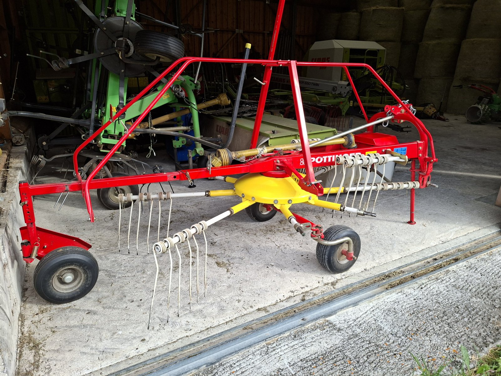 Schwader des Typs Pöttinger Alpintop 300 U, Gebrauchtmaschine in Hinterhornbach (Bild 1)