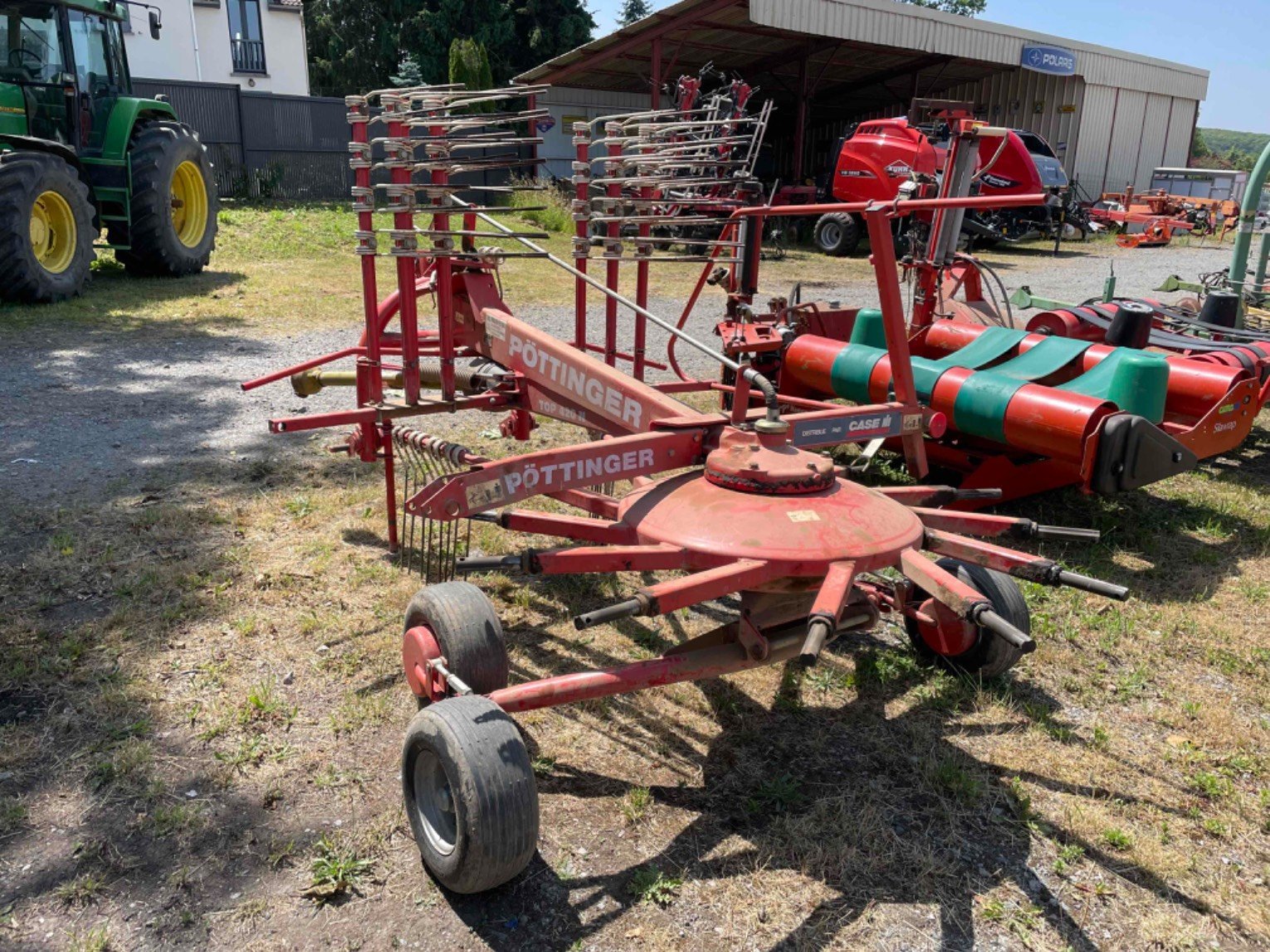 Schwader du type Pöttinger Andaineur TOP 420 N Pöttinger, Gebrauchtmaschine en LA SOUTERRAINE (Photo 5)