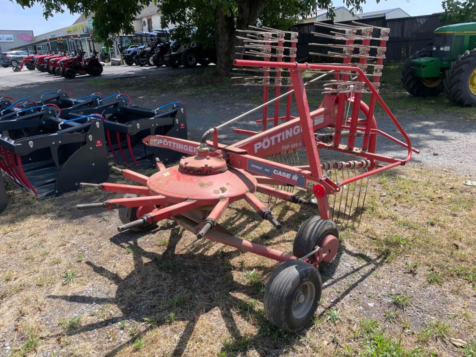 Schwader типа Pöttinger Andaineur TOP 420 N Pöttinger, Gebrauchtmaschine в LA SOUTERRAINE (Фотография 3)