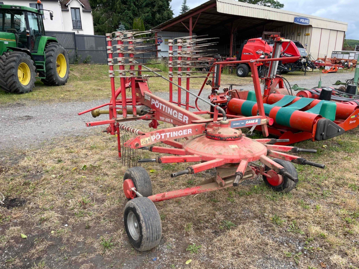 Schwader of the type Pöttinger Andaineur TOP 420 N Pöttinger, Gebrauchtmaschine in LA SOUTERRAINE (Picture 4)