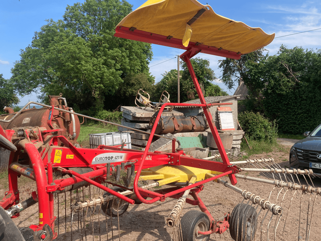 Schwader du type Pöttinger EURO TOP 421-N, Gebrauchtmaschine en CINTHEAUX (Photo 3)