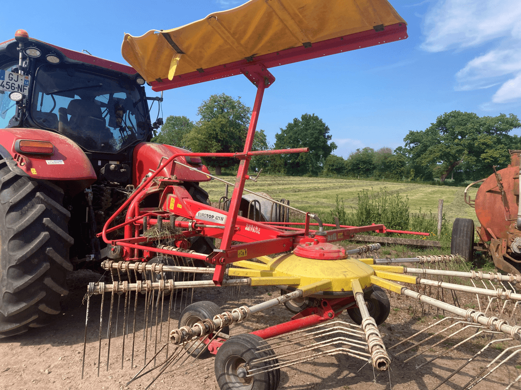 Schwader du type Pöttinger EURO TOP 421-N, Gebrauchtmaschine en CINTHEAUX (Photo 4)