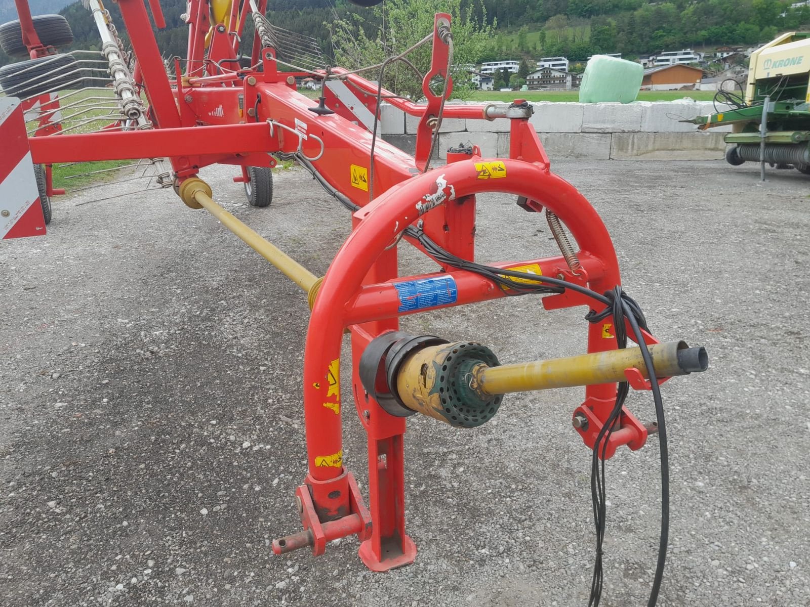 Schwader des Typs Pöttinger Euro Top 651 A, Gebrauchtmaschine in Hopfgarten (Bild 2)