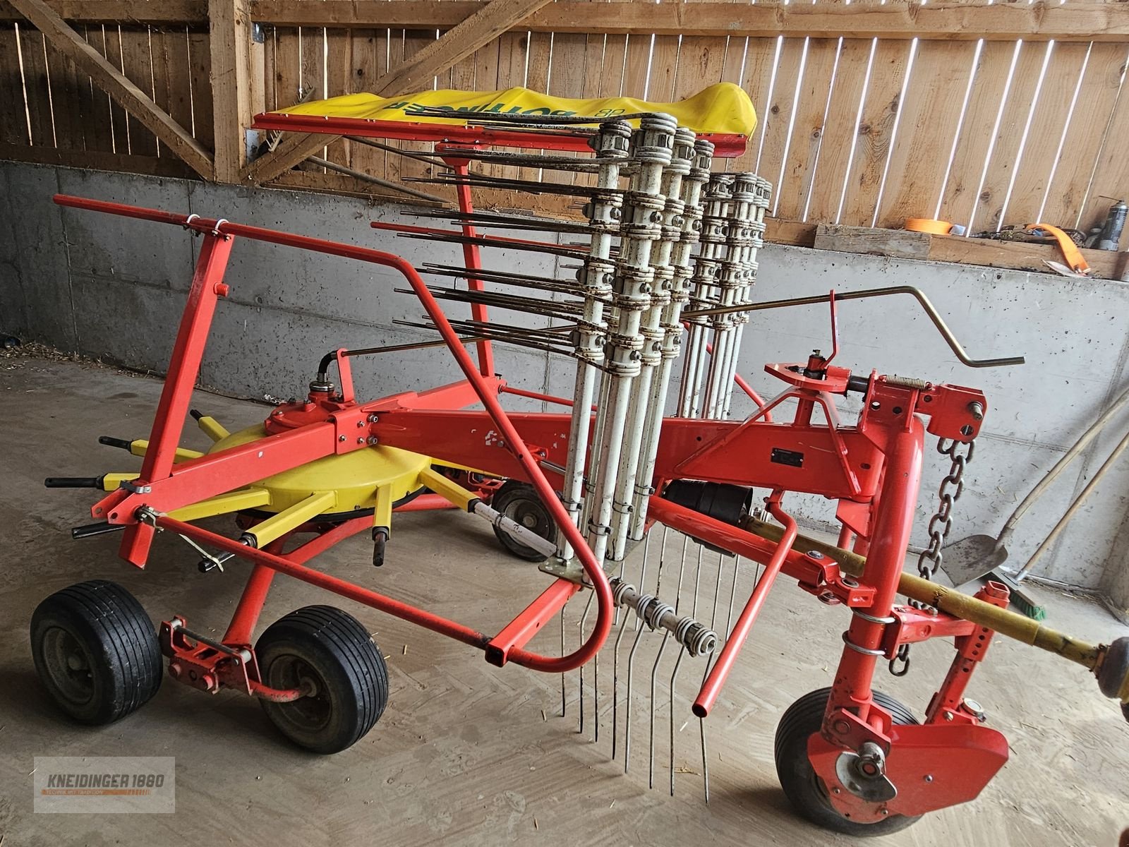 Schwader des Typs Pöttinger Eurotop 421 N, Gebrauchtmaschine in Altenfelden (Bild 1)