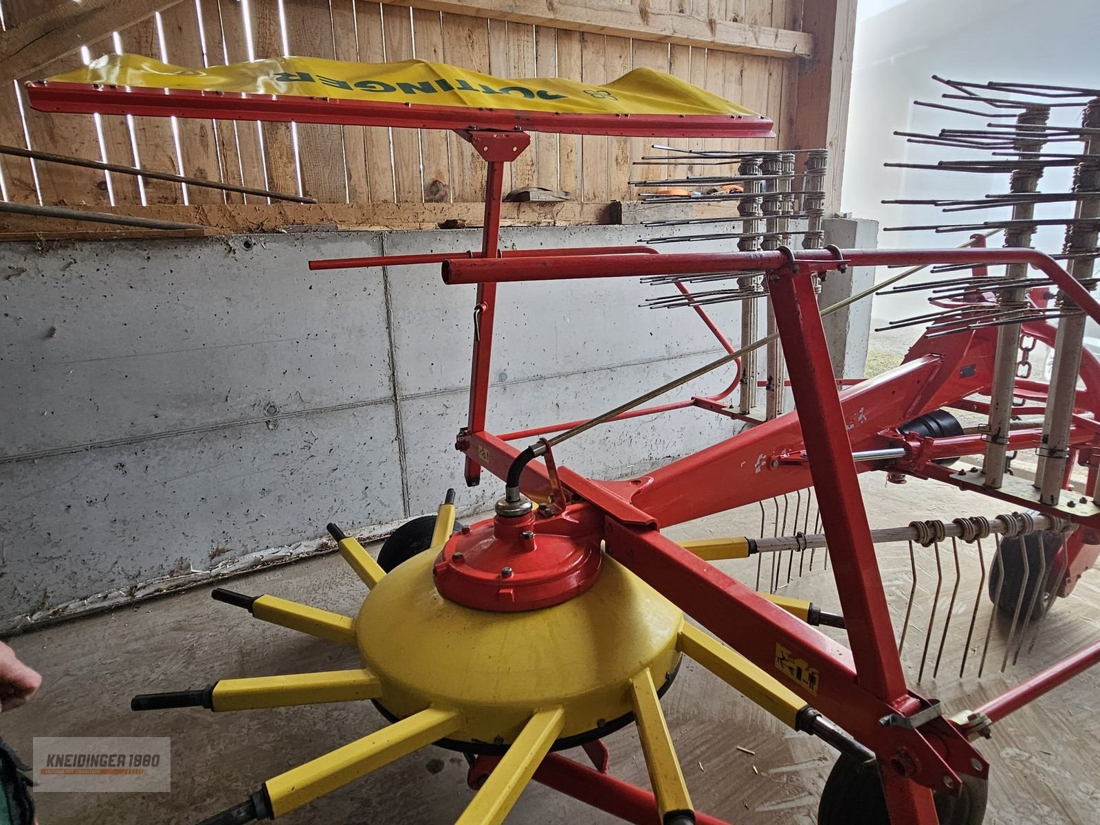 Schwader des Typs Pöttinger Eurotop 421 N, Gebrauchtmaschine in Altenfelden (Bild 5)