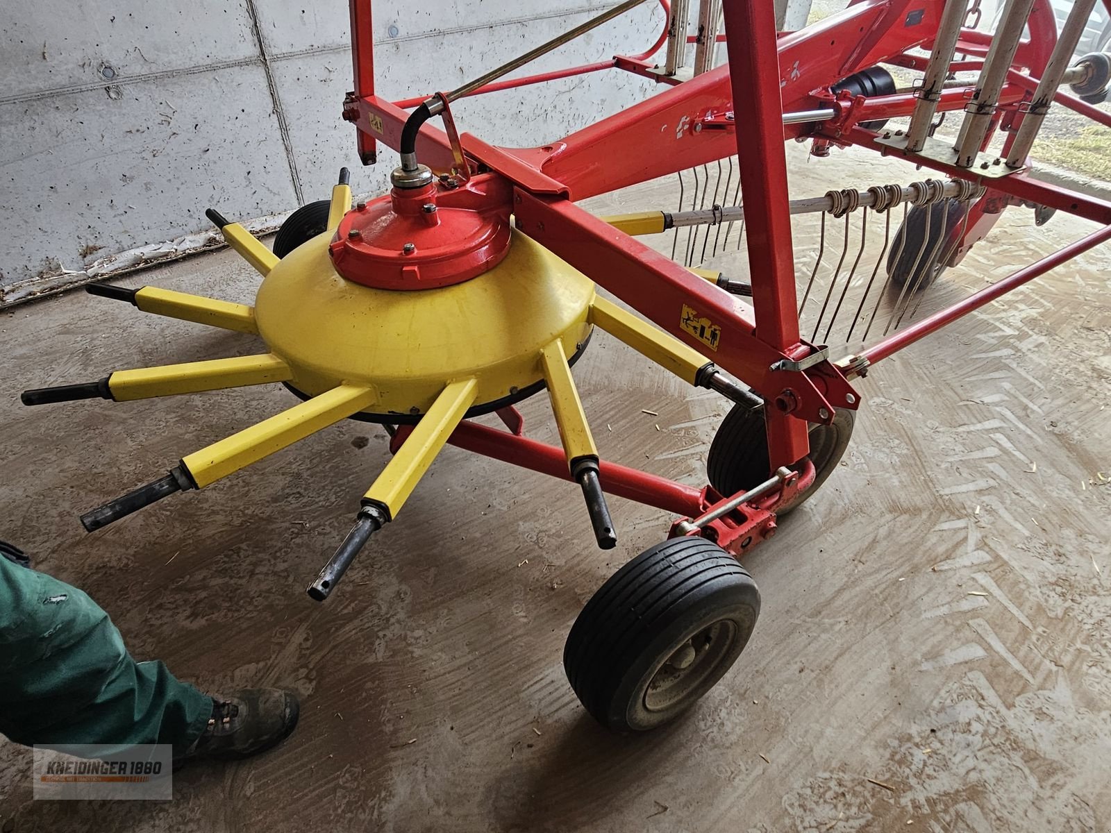 Schwader des Typs Pöttinger Eurotop 421 N, Gebrauchtmaschine in Altenfelden (Bild 8)