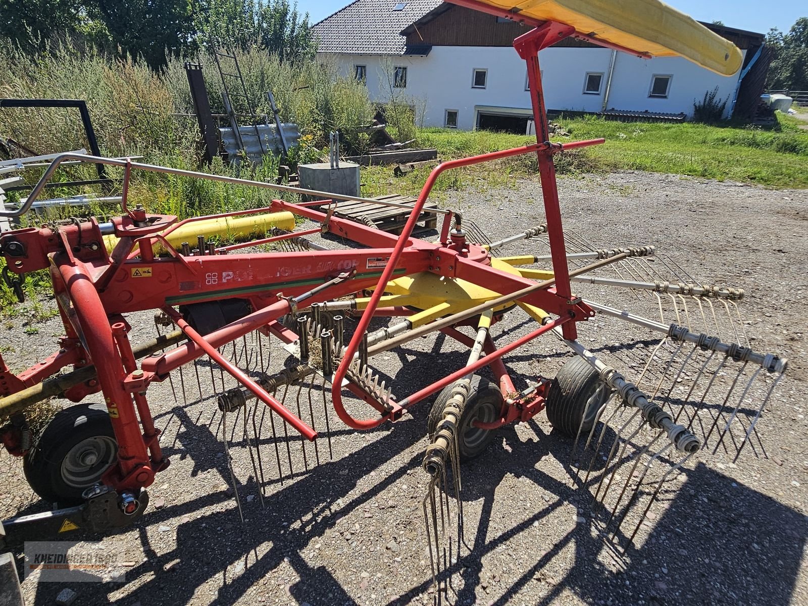 Schwader des Typs Pöttinger Eurotop 421 N, Gebrauchtmaschine in Altenfelden (Bild 2)