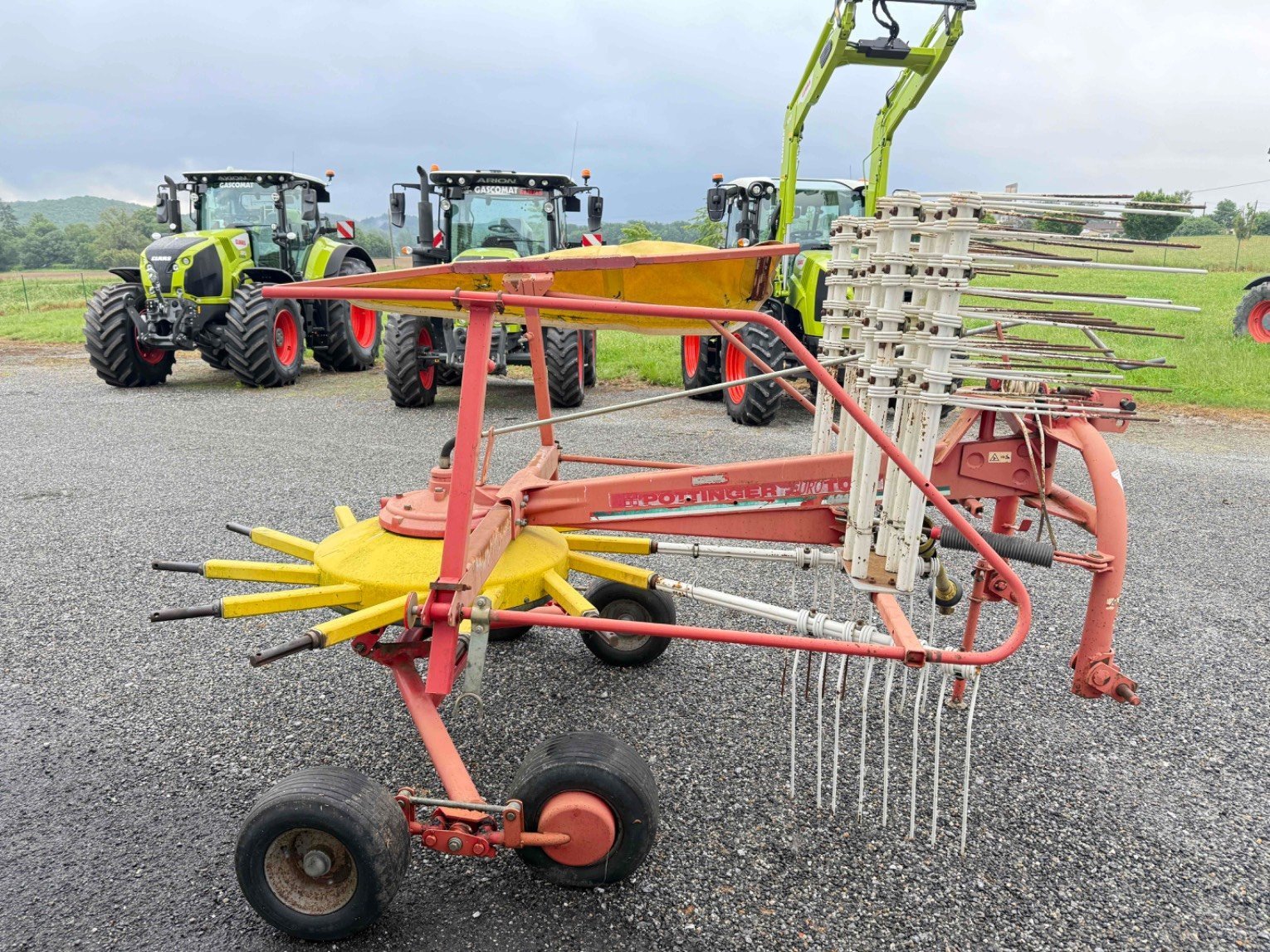 Schwader des Typs Pöttinger EUROTOP 421 N, Gebrauchtmaschine in ST ELIX THEUX (Bild 9)