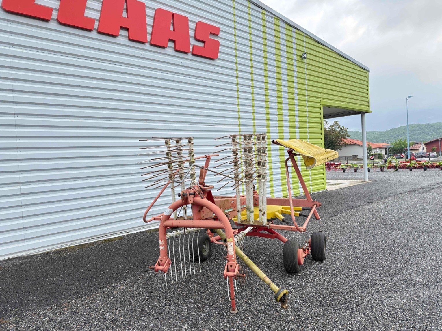 Schwader des Typs Pöttinger EUROTOP 421 N, Gebrauchtmaschine in ST ELIX THEUX (Bild 2)