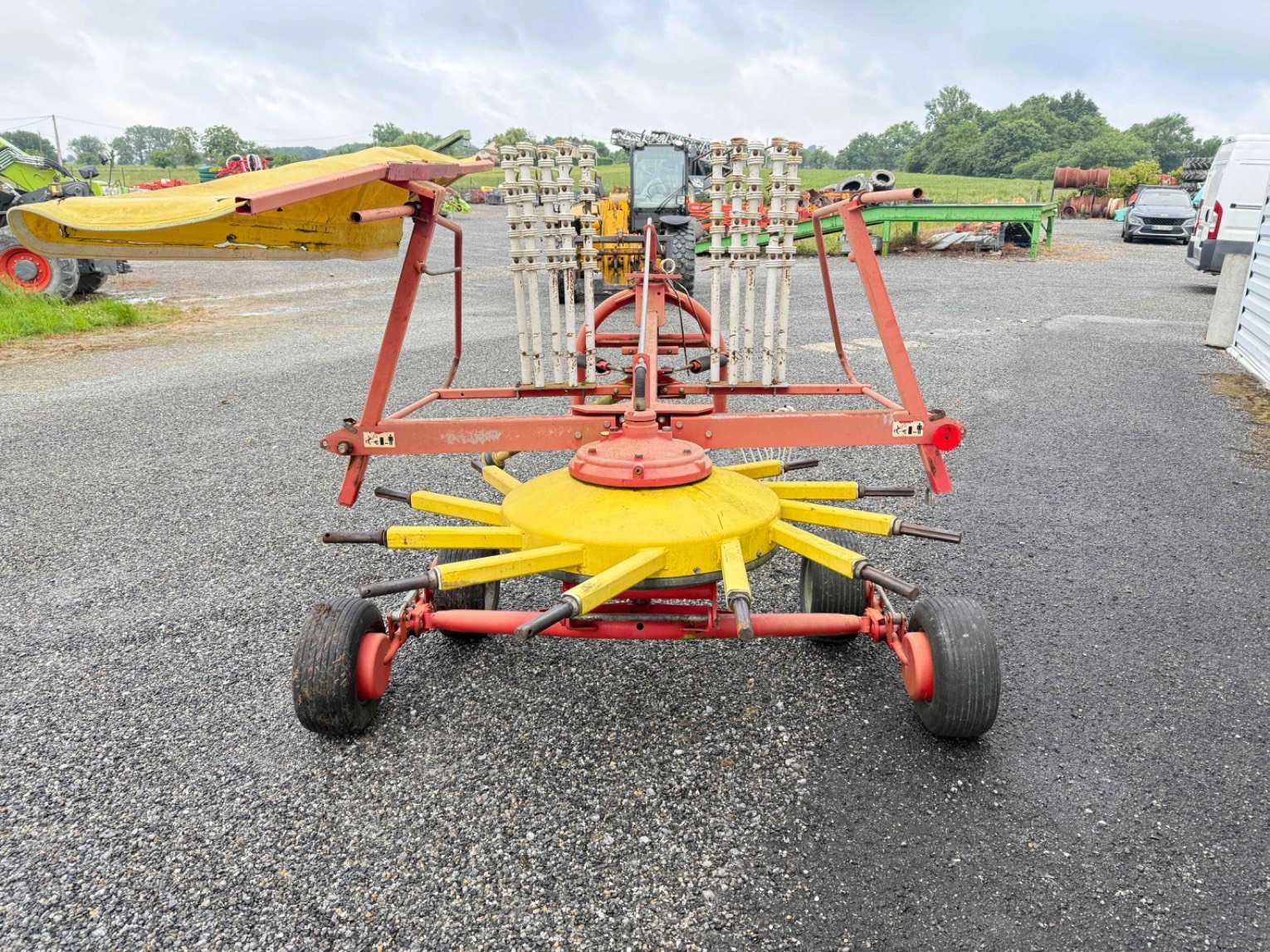 Schwader des Typs Pöttinger EUROTOP 421 N, Gebrauchtmaschine in ST ELIX THEUX (Bild 7)