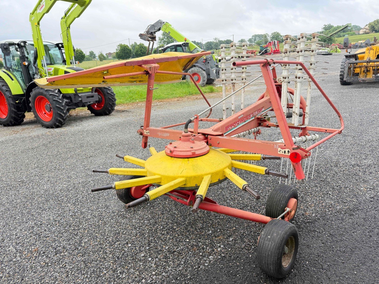 Schwader des Typs Pöttinger EUROTOP 421 N, Gebrauchtmaschine in ST ELIX THEUX (Bild 8)